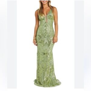 Morgan & Co Elegant Sequin Mermaid VNeck Green Evening Gown- Size 5/Medium